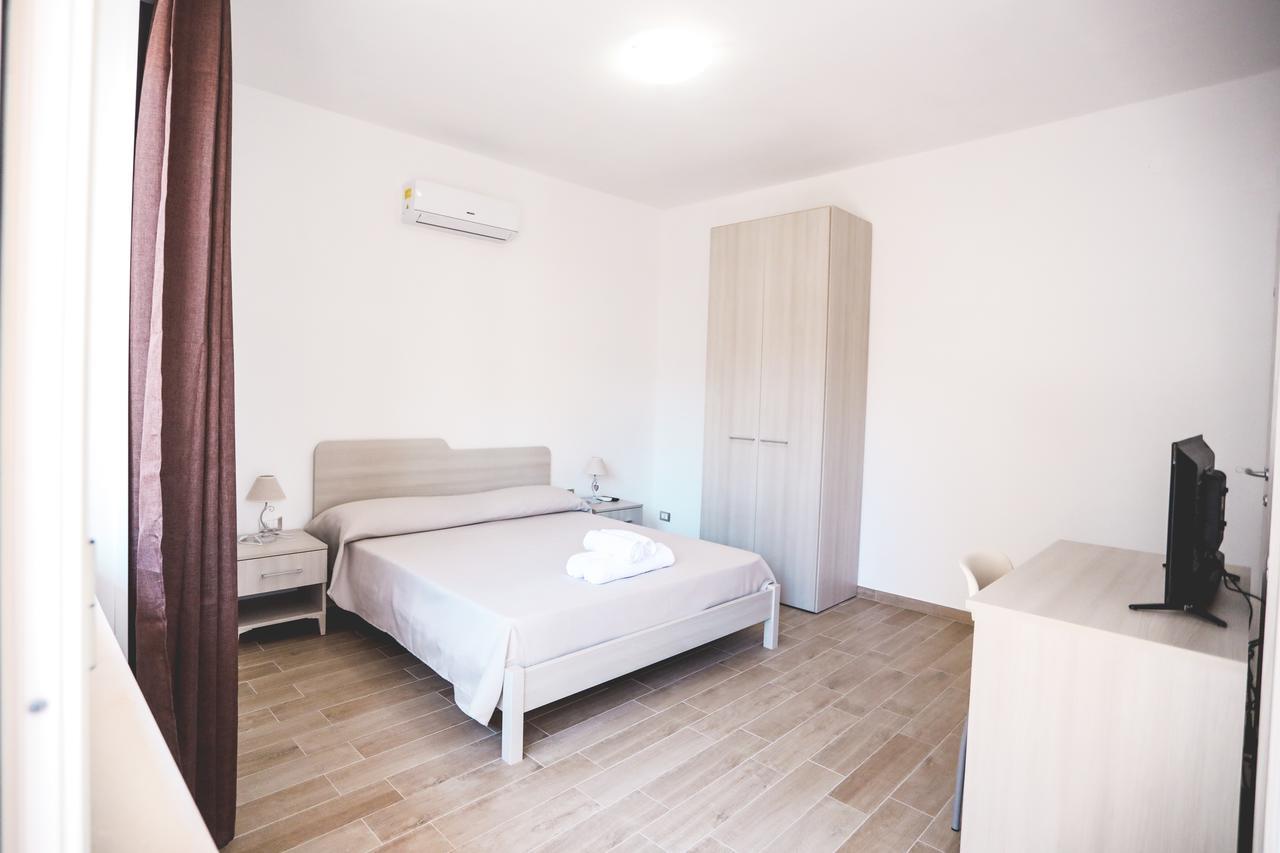 Il Viaggiatore Via Rimini Serapo Gaète Extérieur photo