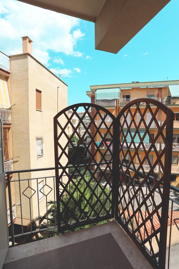 Il Viaggiatore Via Rimini Serapo Gaète Extérieur photo